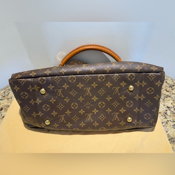 authentic LOUIS VUITTON Monogram Artsy - Picture 5 of 11